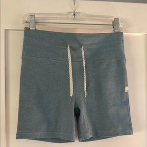 NWOT Vuori Biker Shorts